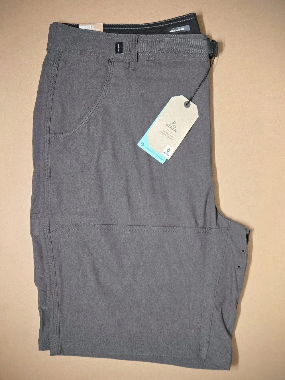 NEW $75 Prana Stretch Zion II Shorts Men’s Size 42x10 Gray Cargo Hiking Hybrid
